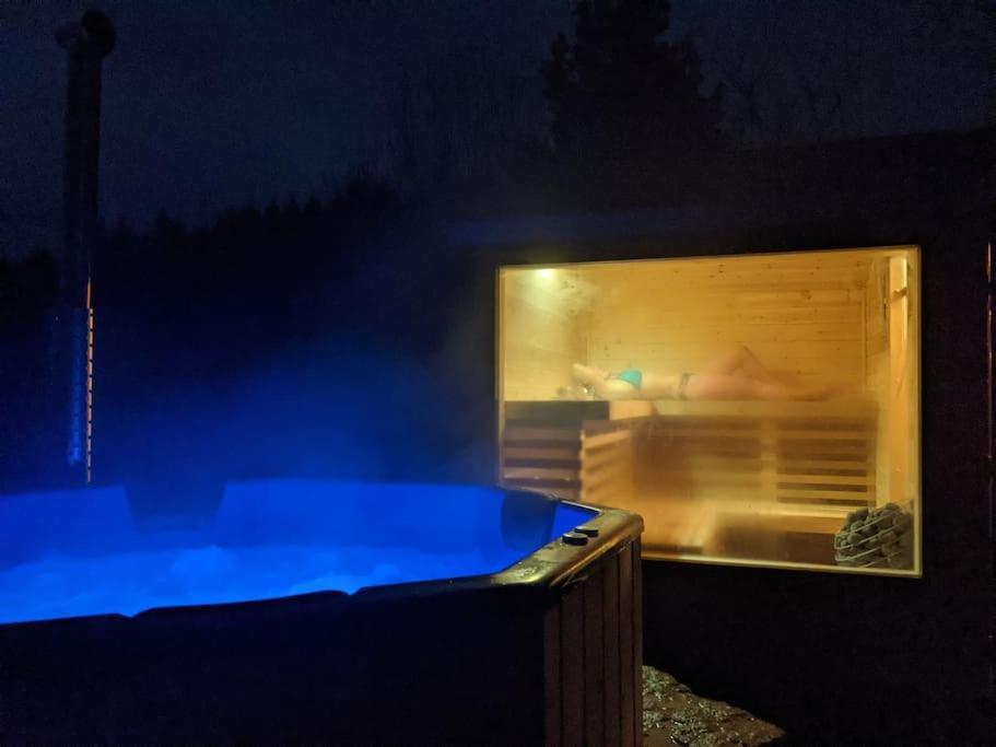 Secluded Private Cottage Hot-Tub, Sauna & Fire-Pit Carrick on Shannon Buitenkant foto